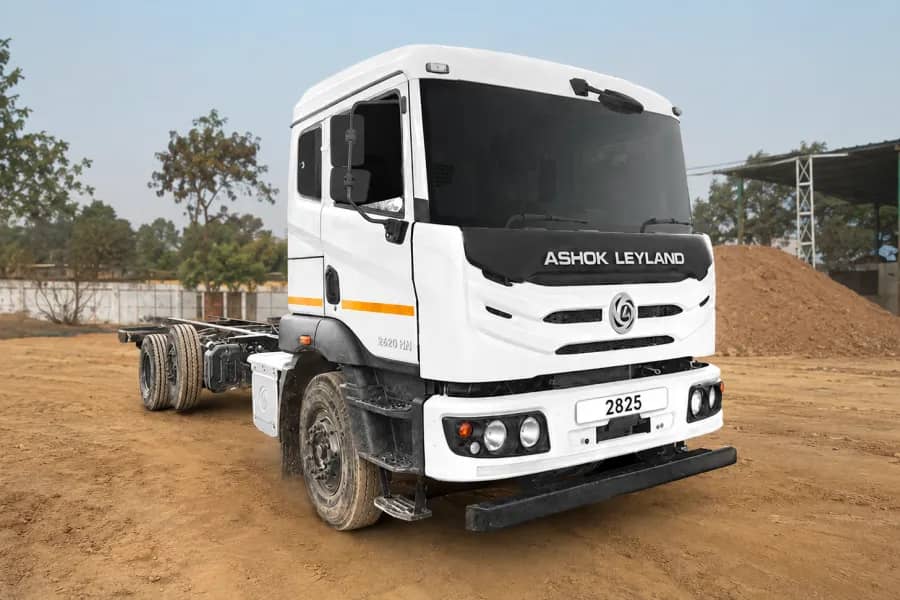 Ashok Leyland Avtr 2825H 6X2 Images