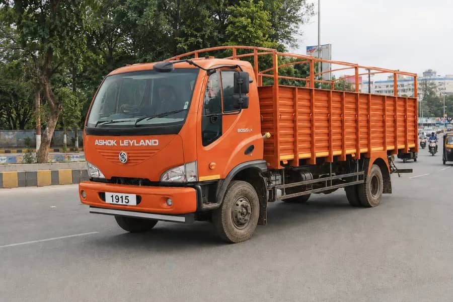 Ashok Leyland BOSS 1915 Images