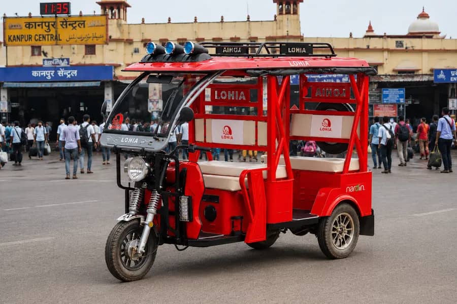 Lohia Narain Plus Image