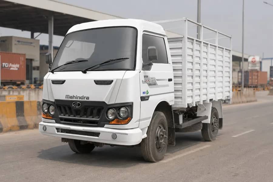 Mahindra Jayo Photo