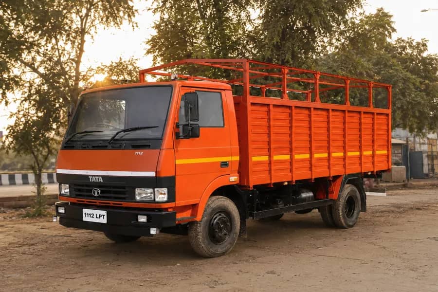 Tata LPT 1112 Images