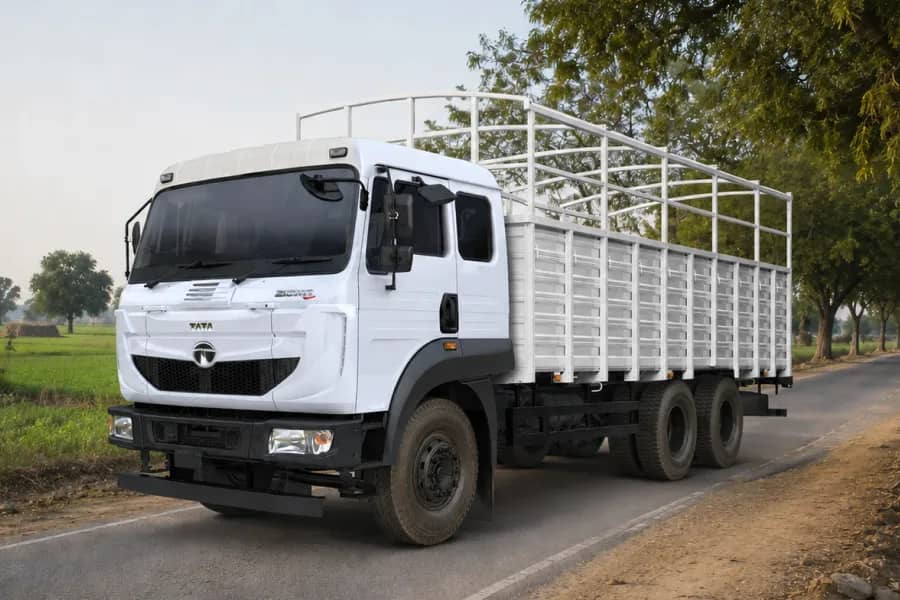 Tata LPT/Signa 2821.T Picture View