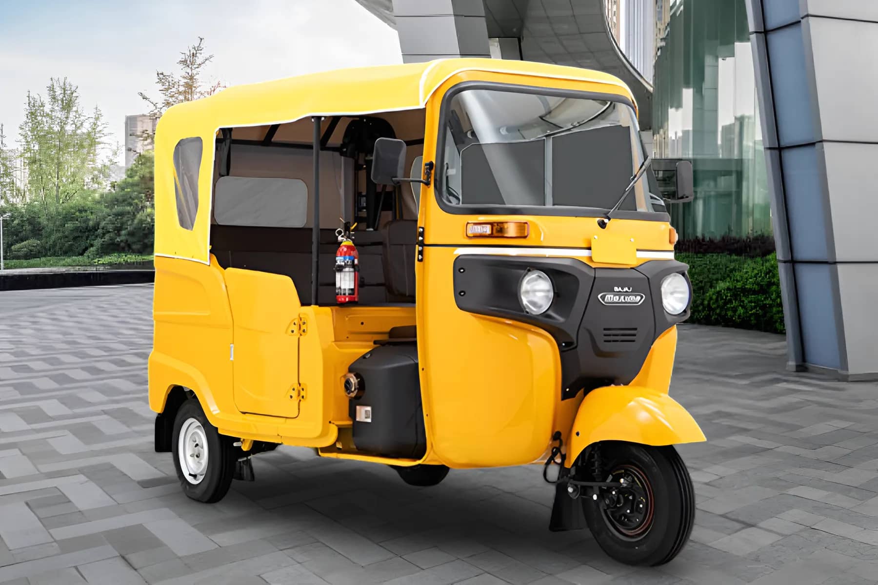 Bajaj Maxima Z LPG Image