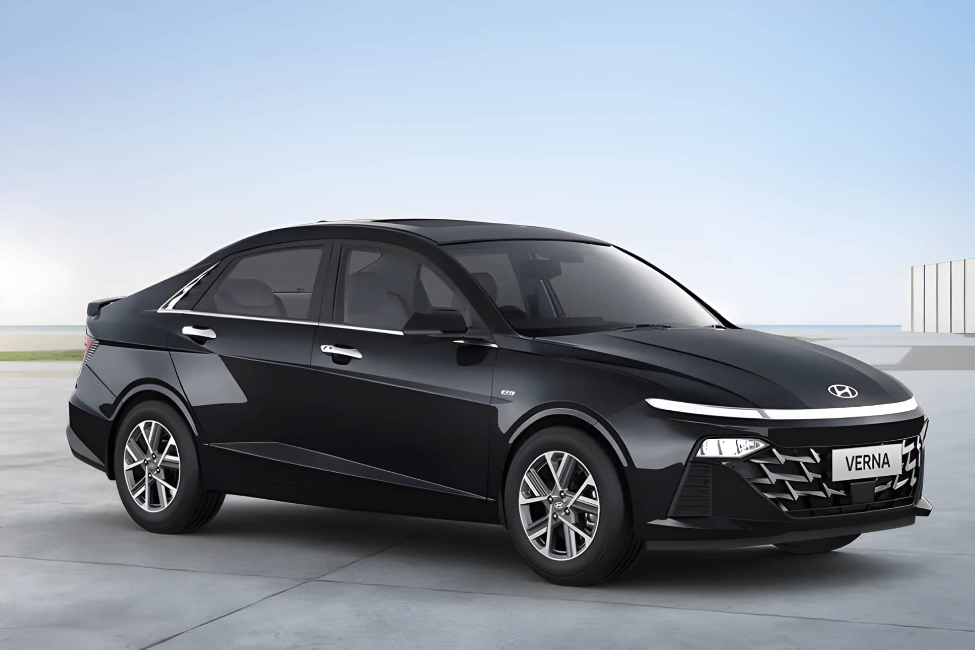 Hyundai Verna Right Side View