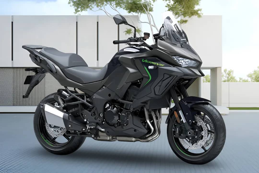 Kawasaki Versys 1100 Image