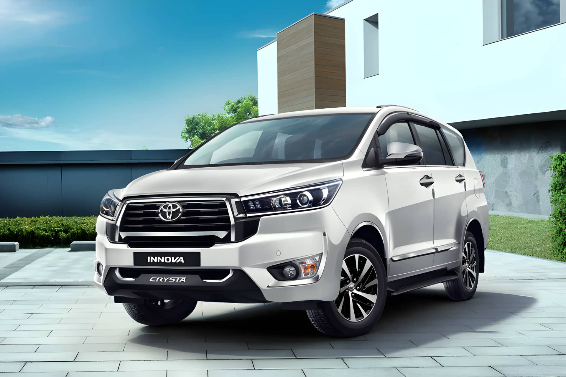 Toyota Innova Crysta Image