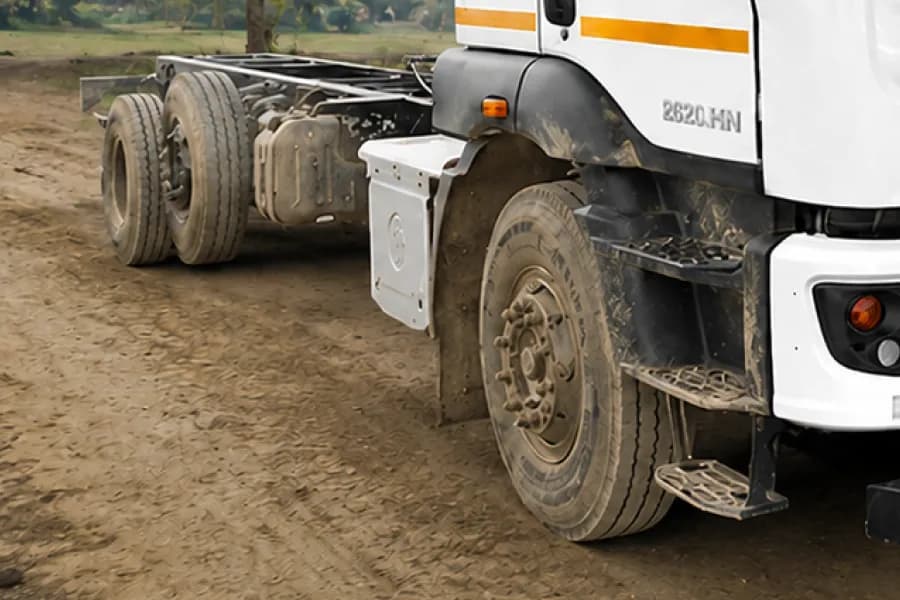 Ashok Leyland 3120H DTLA Wheels View