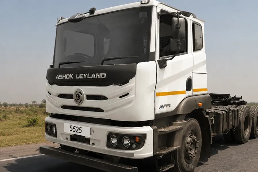 Ashok Leyland 5525 6x4 Cabin View