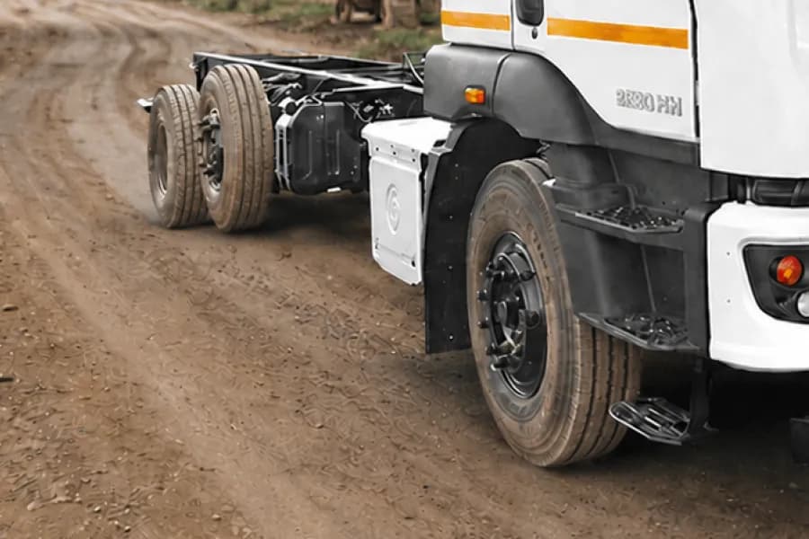 Ashok Leyland Avtr 2820H 6x2 Tyres View