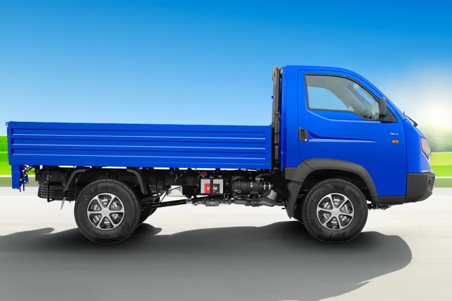 Ashok Leyland Bada Dost i2 Right Side View