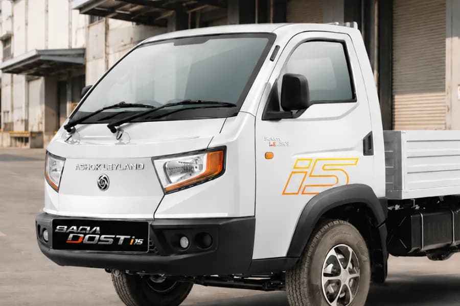 Ashok Leyland Bada Dost i5 Cabin View