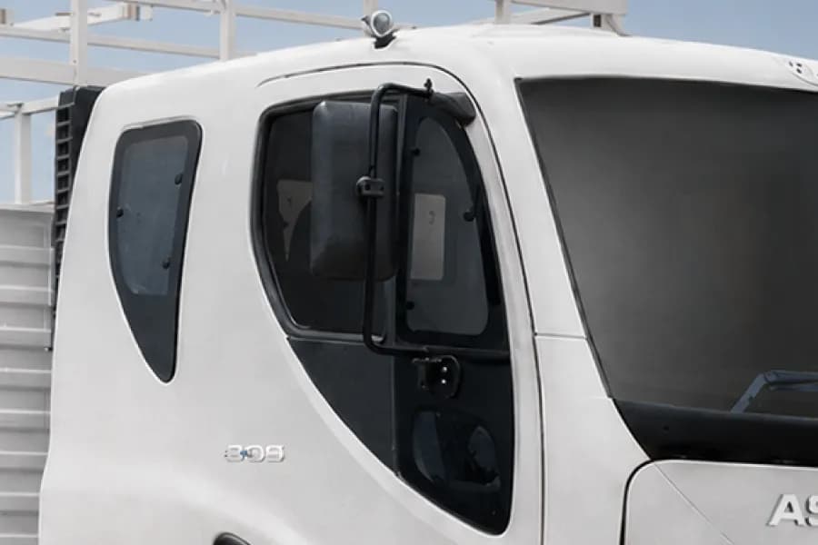 Ashok Leyland Boss 1920H 4x2 Mirror View