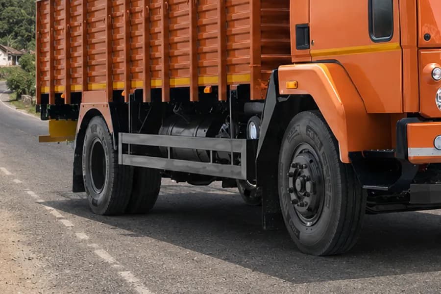 Ashok Leyland Ecomet 1015 Side Guard & Tyres View