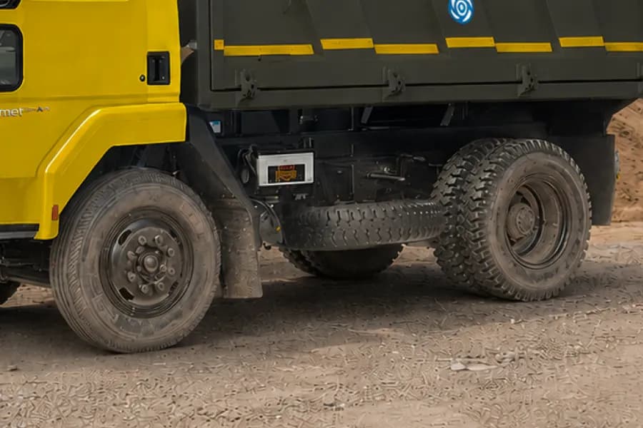 Ashok Leyland Ecomet 1215TE Tyres View