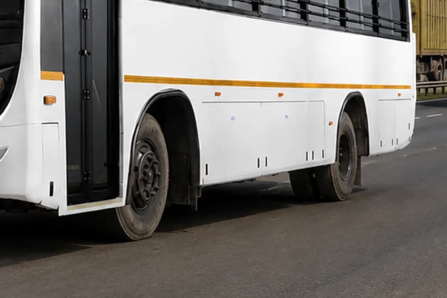 Ashok Leyland Oyster Wide Front & Rear Wheels View