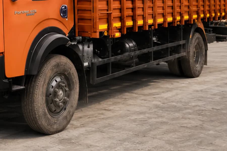 Ashok Leyland Partner Super 1114 Tyres View