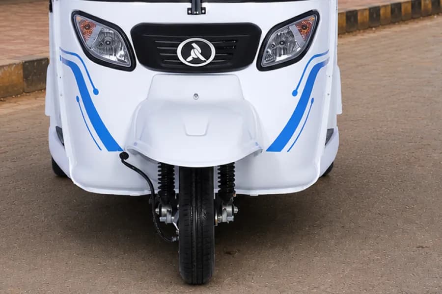 Atul Rik Twin Headlight & Wheel View