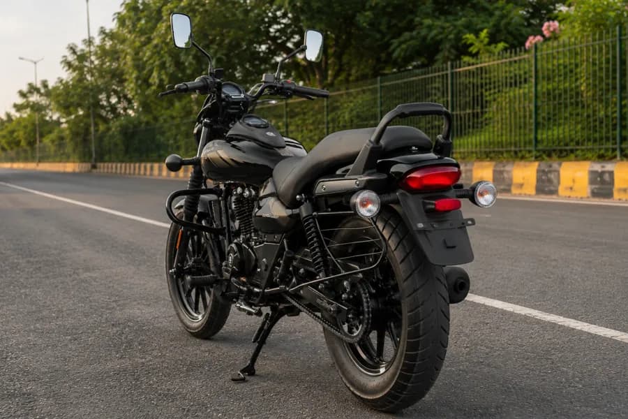 Bajaj Avenger 220 Street Reat View