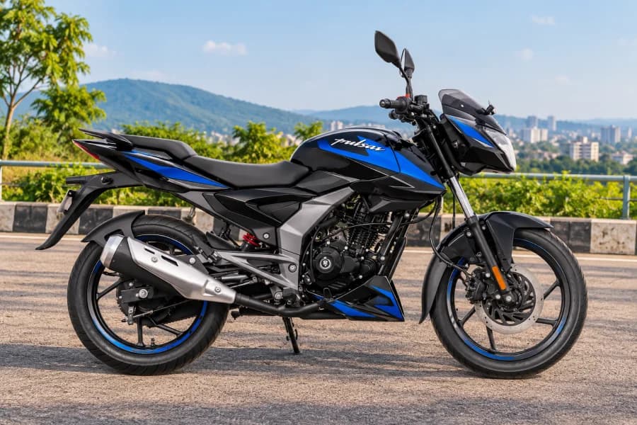 Bajaj Pulsar 125 Right Side View