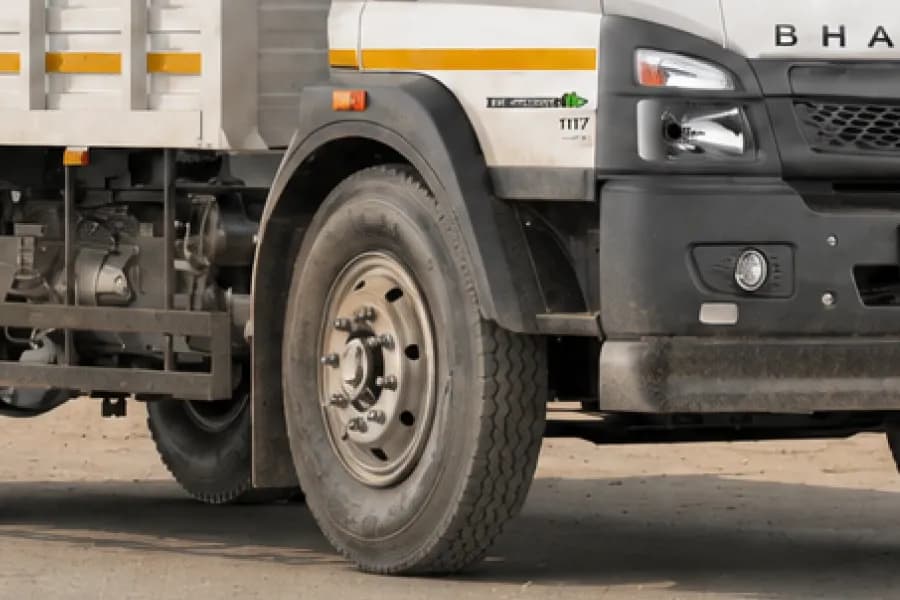 BharatBenz 1117R Foot Step View
