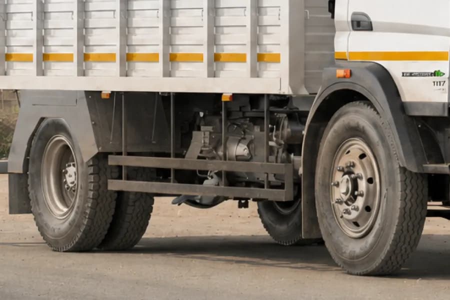 BharatBenz 1117R Wheels View