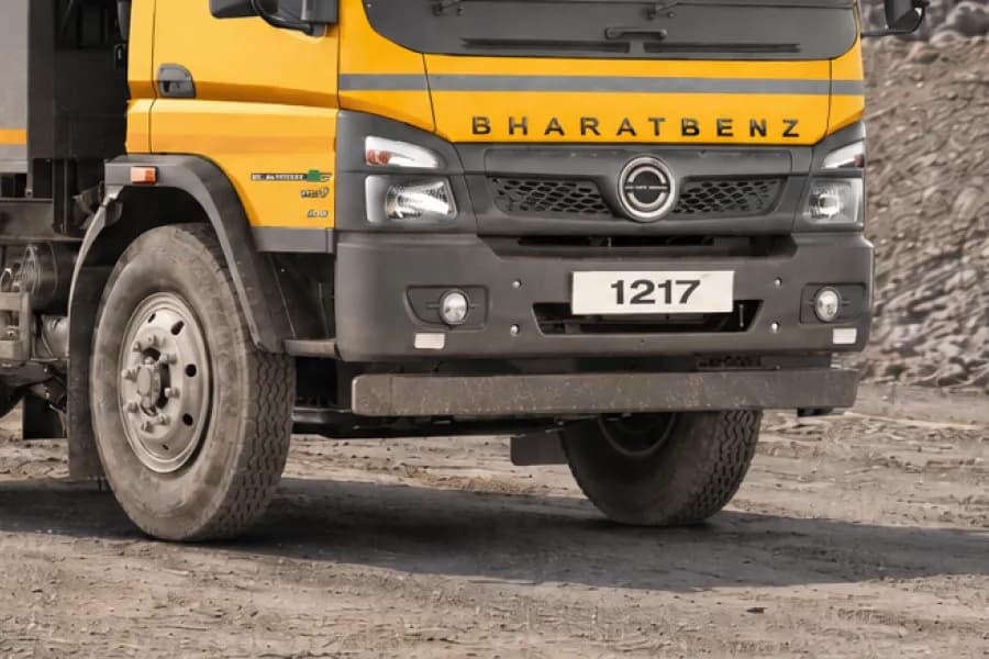 BharatBenz 1217C Headlight & Bumper View