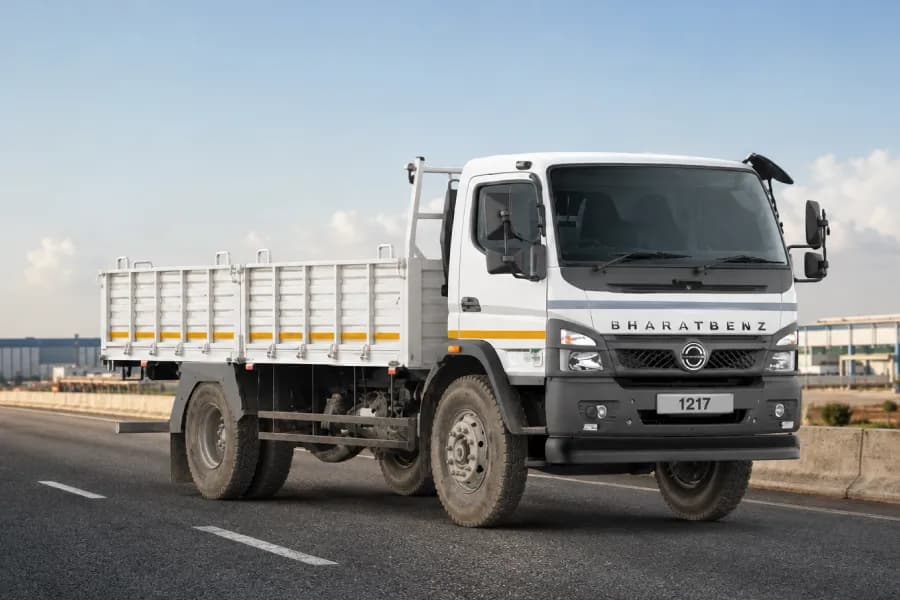BharatBenz 1217R Images