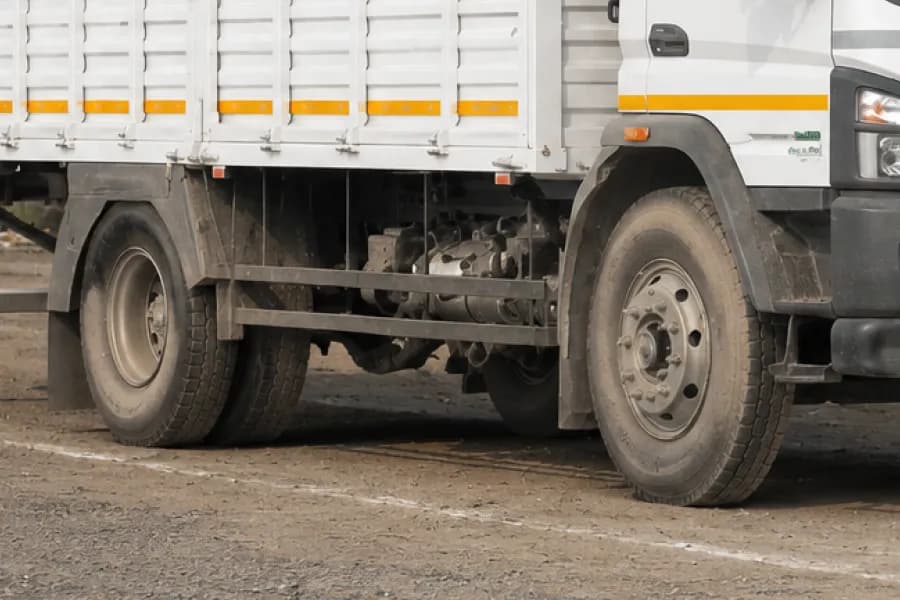 BharatBenz 1217RE Tyres View