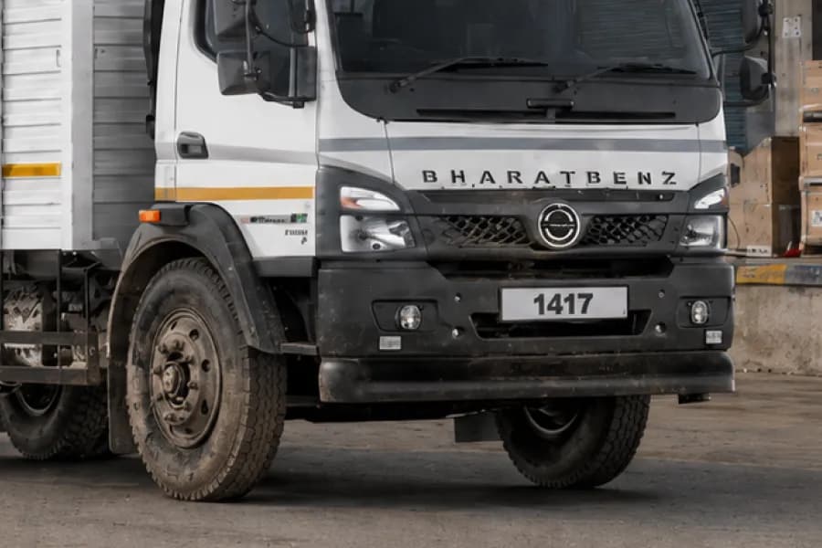 BharatBenz 1417R Headlight View
