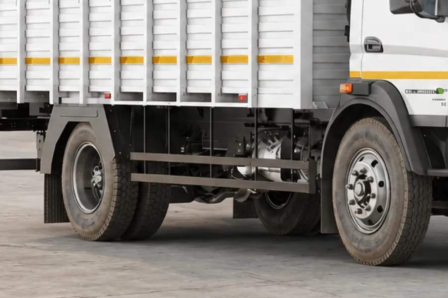 BharatBenz 1417RE Tyres View