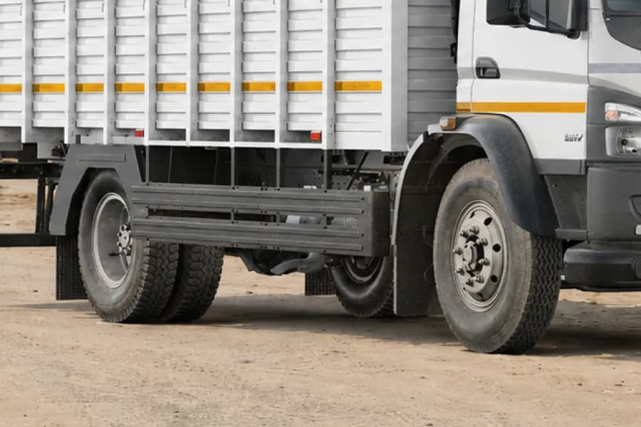 BharatBenz 1617R Wheels View