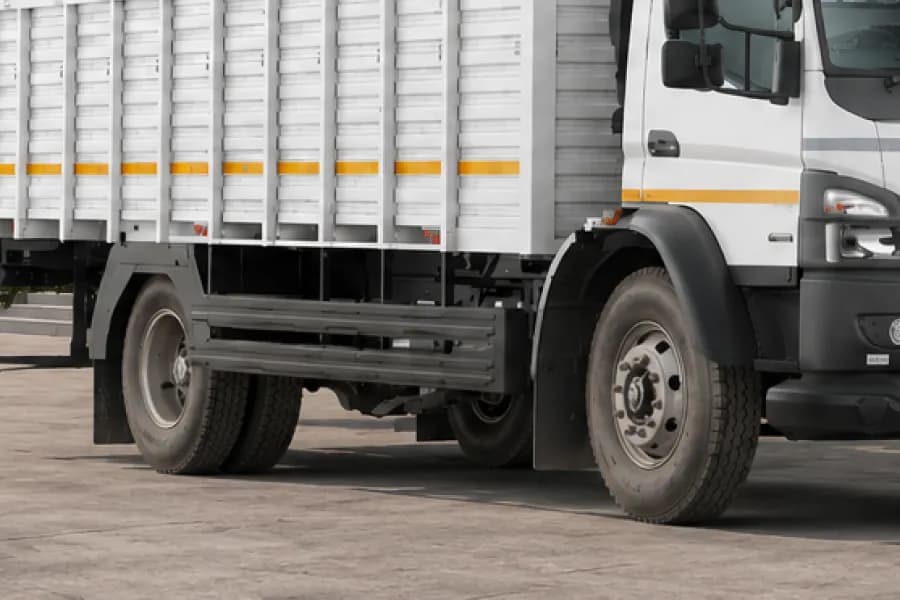 BharatBenz 1617RD Wheels View