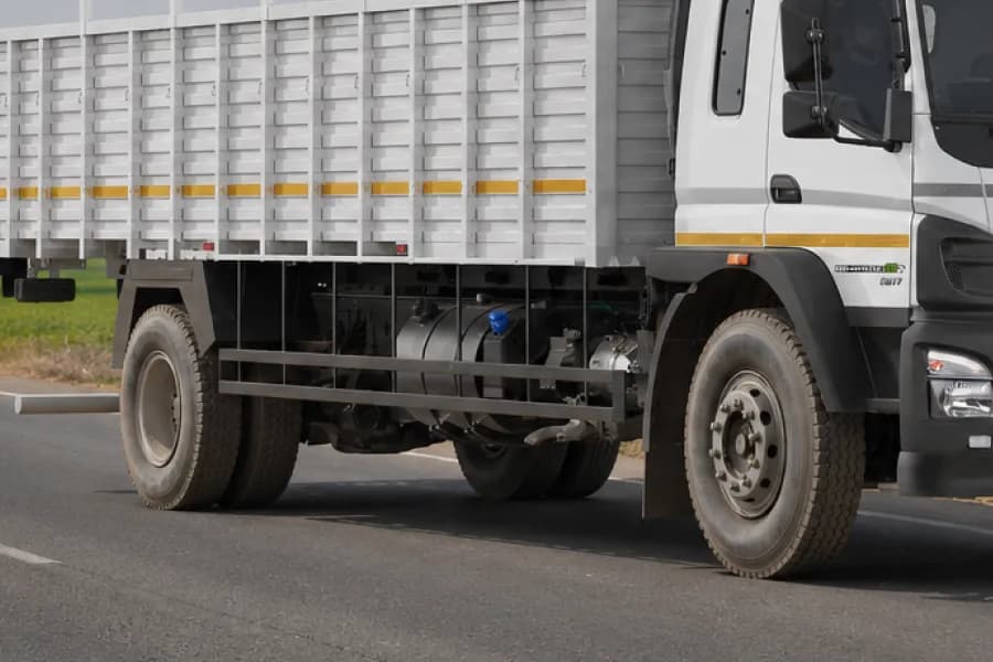BharatBenz 1917R Wheels View