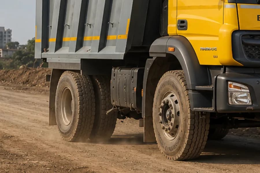 BharatBenz 1926C Tyres View