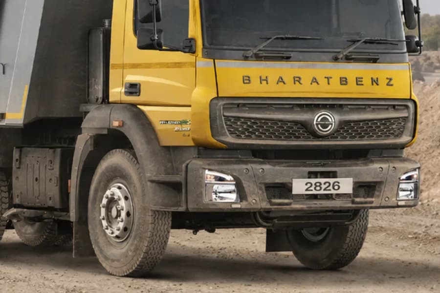 BharatBenz 2826C Headlight View