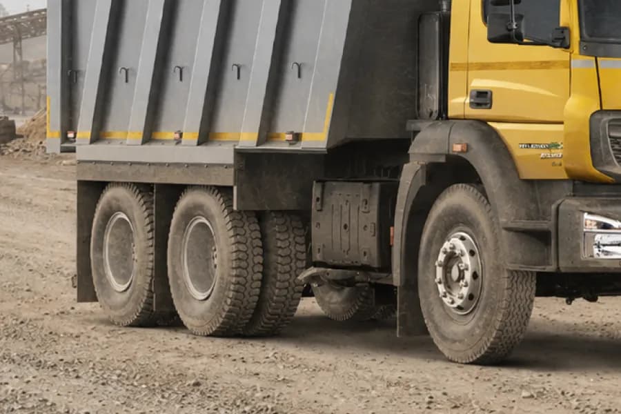 BharatBenz 2826C Wheels View