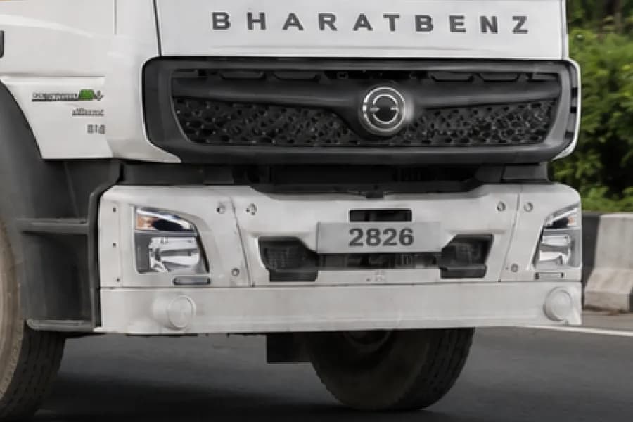 BharatBenz 2826R Bumper & Headlight View