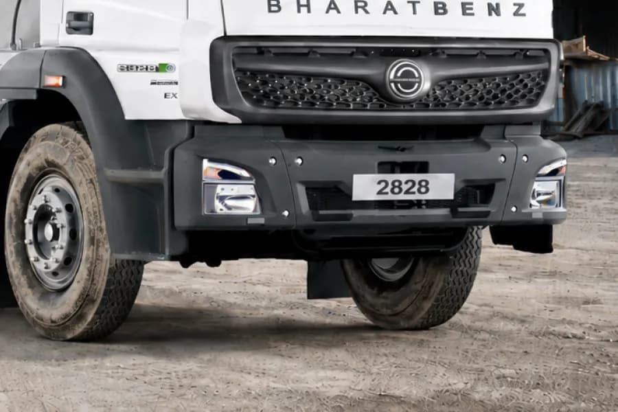 BharatBenz 2828C RMC Headlight & Bumper View