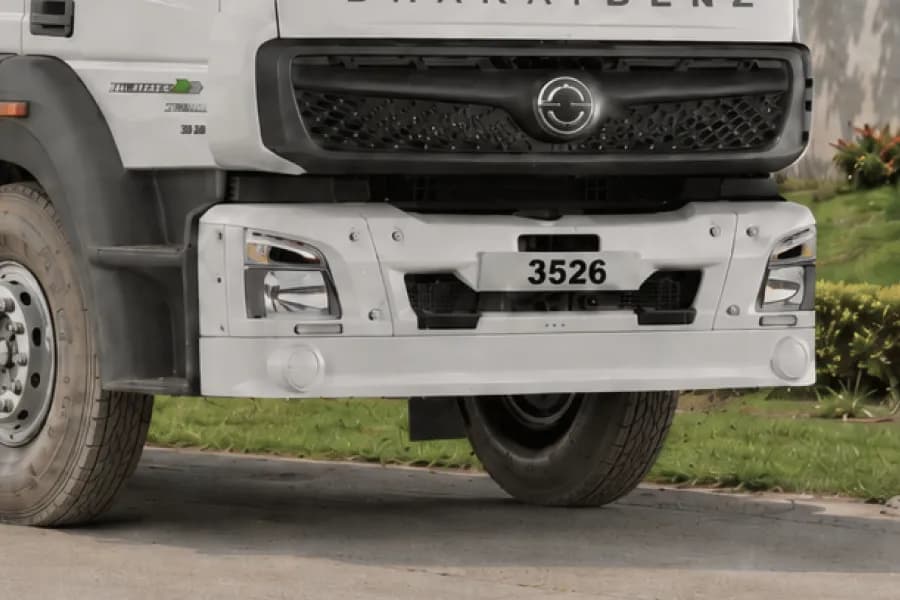 BharatBenz 3526R Headlight & Bumper View