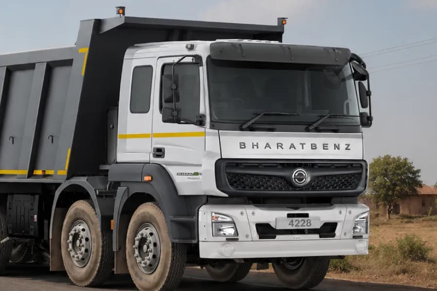 BharatBenz 4228RT Front Grille View
