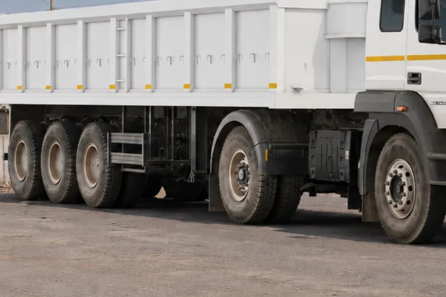 BharatBenz 5532T 4x2 Tyre View
