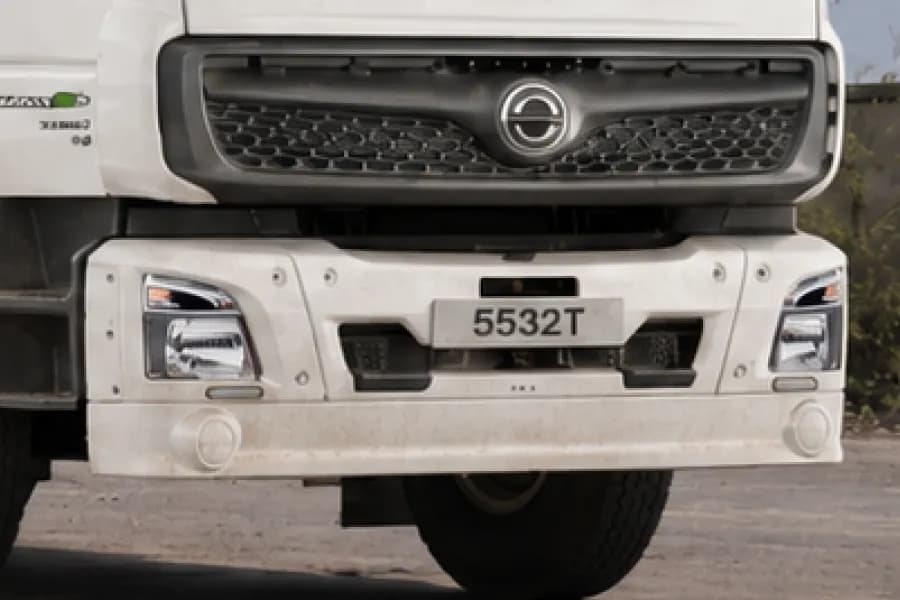 BharatBenz 5532T 4x2 Headlight & Bumper View