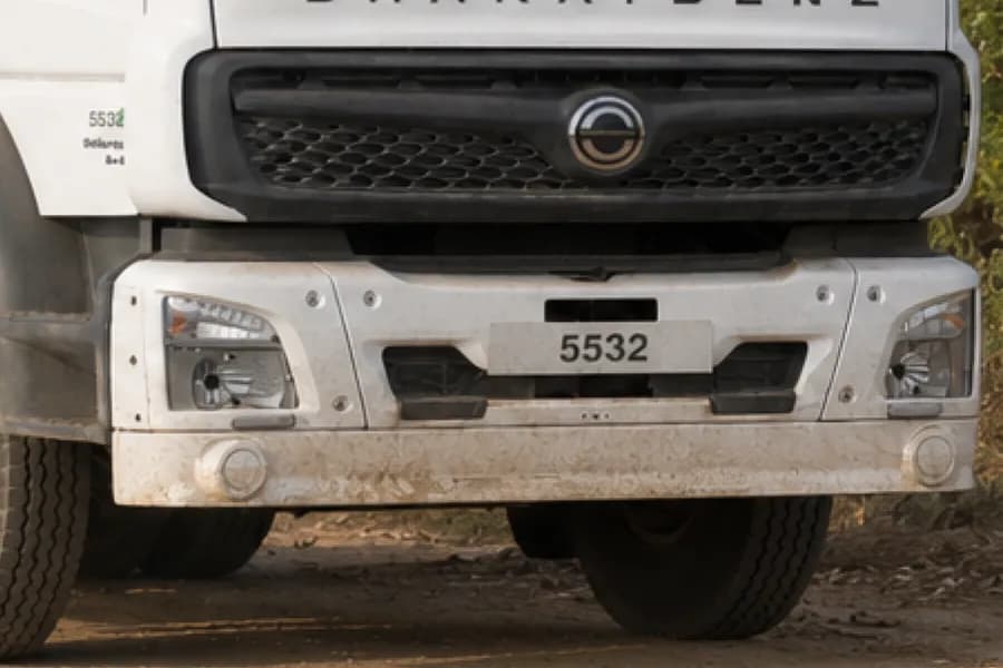 BharatBenz 5532T HR Headlight & Bumper View