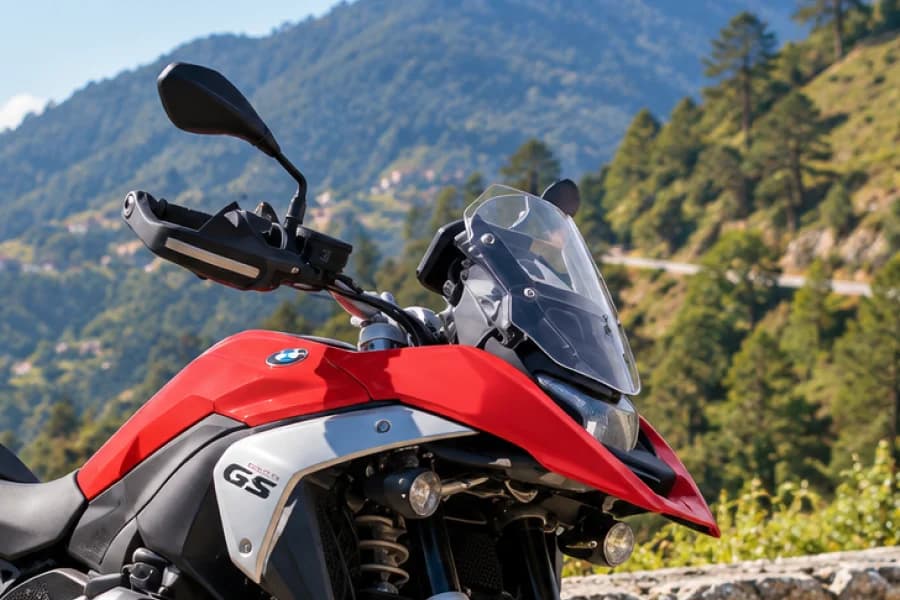 BMW R1300 GS Handlebar & Windshield View