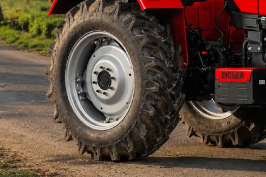 Eicher 450 Prima 3G Rear Wheel View