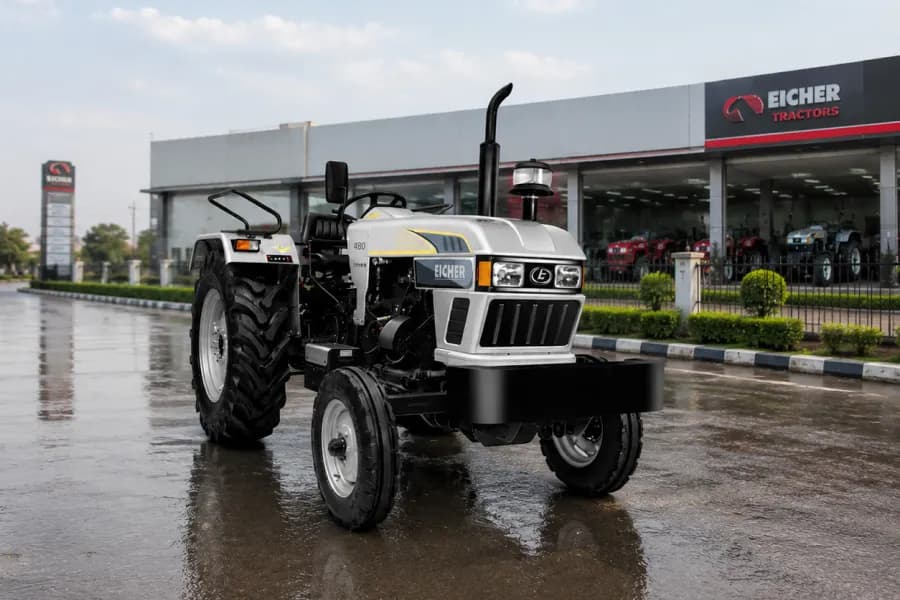 Eicher 480 Side View