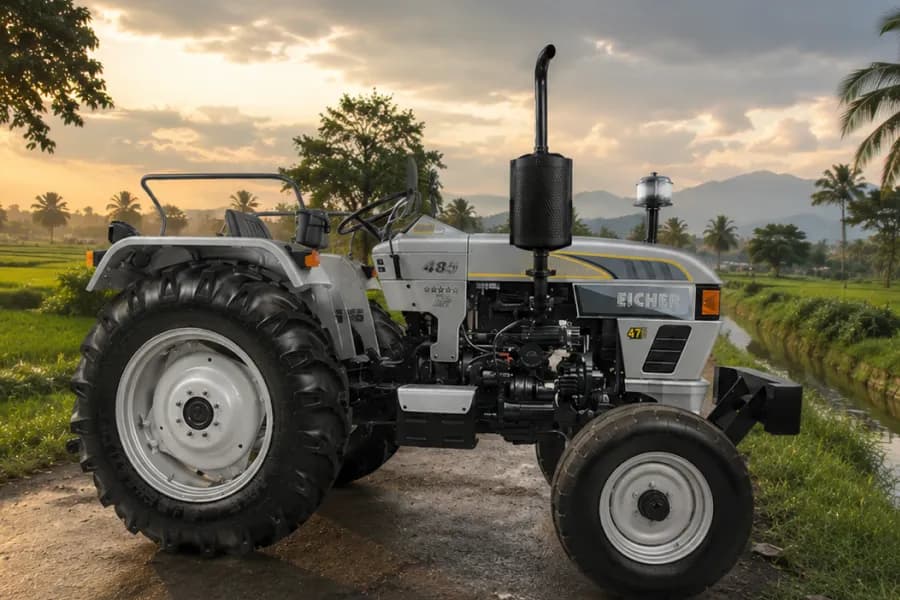 Eicher 485 AT Right Side View