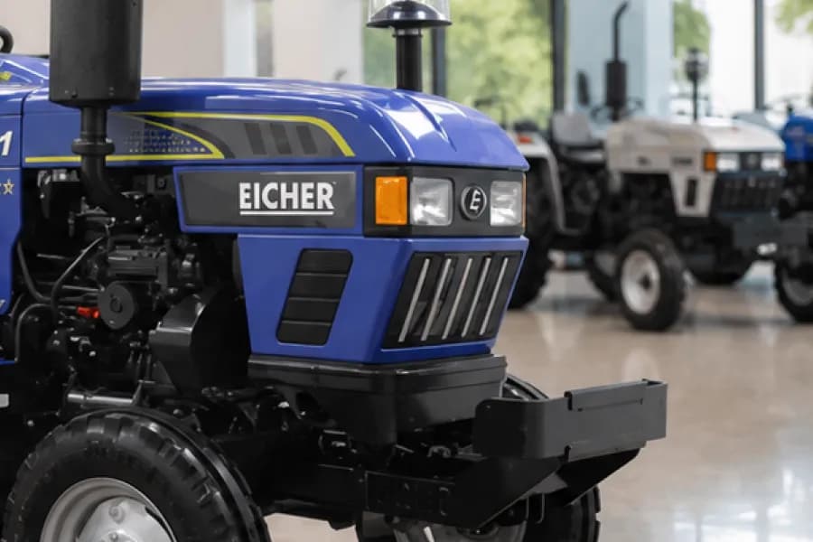 Eicher 551 Hydromatic Headlight View