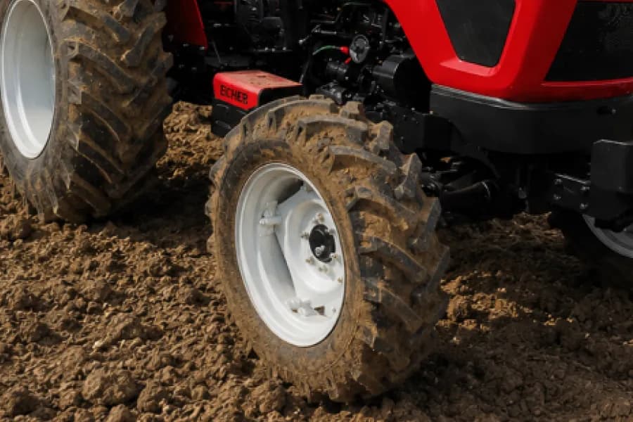 Eicher 551 Super Plus 4WD Prima G3 Front Tyre View