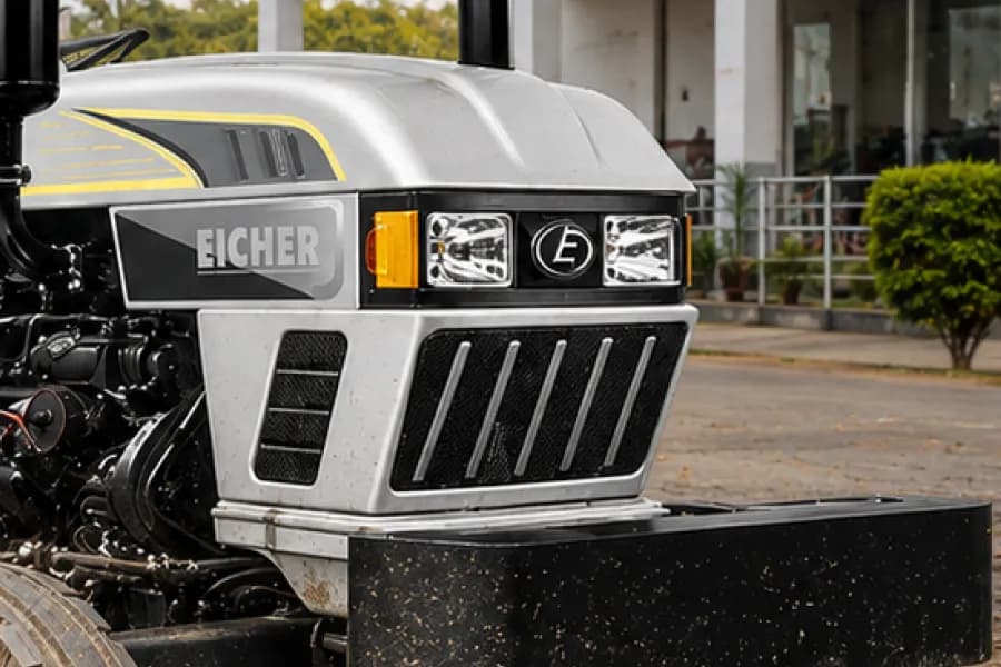 Eicher 551 Super Plus Headlight View